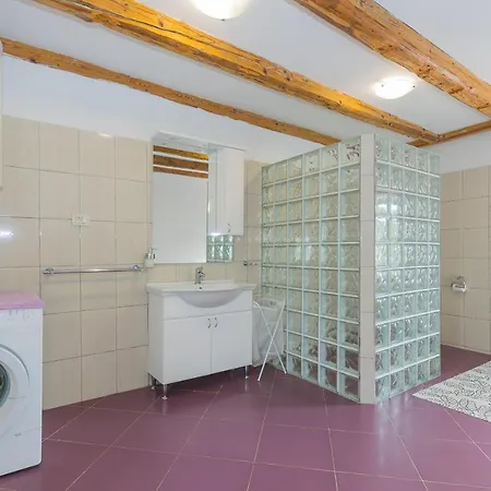 Holiday Olga With Pool &pet Friendly Feriehus *